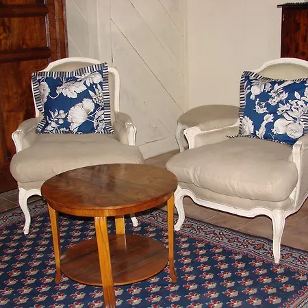 Tour De Saint Anne Bed and breakfast Azille