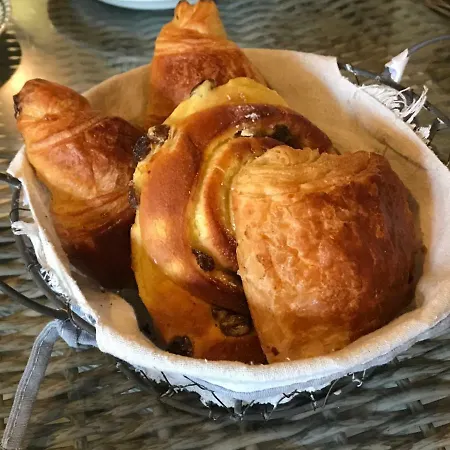 Bed & Breakfast Tour De Saint Anne *